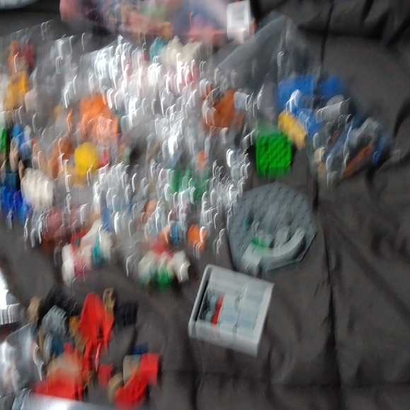 Random LEGOS - Picture 3 of 4